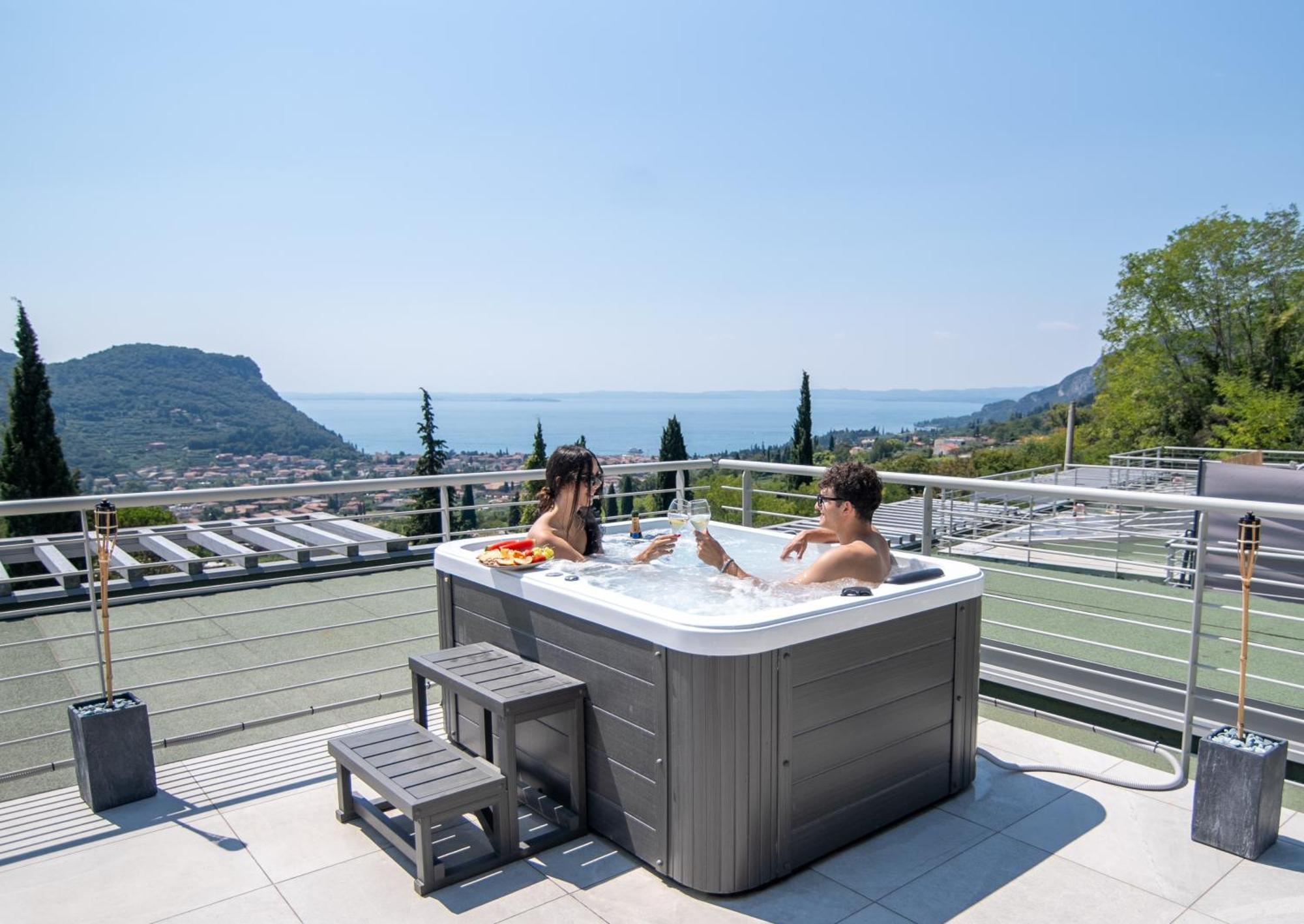 Sunset Lodge - Enjoy Holiday Garda  Zewnętrze zdjęcie